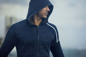 Saya Pakai Hoodie NVLTY ke Acara Keluarga, Oma Kira Saya Jadi Anggota Geng Motor: 3 Reaksi Lucu yang Tak Terduga